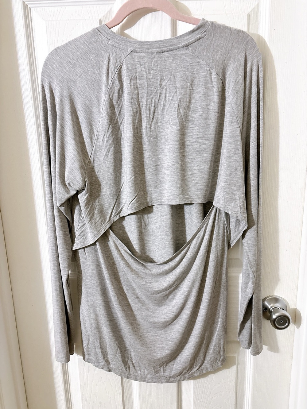 Under Armour HeatGear Open Back Long Sleeve Shirt Women's Large Gray Loose Fit - Picture 4 of 7
